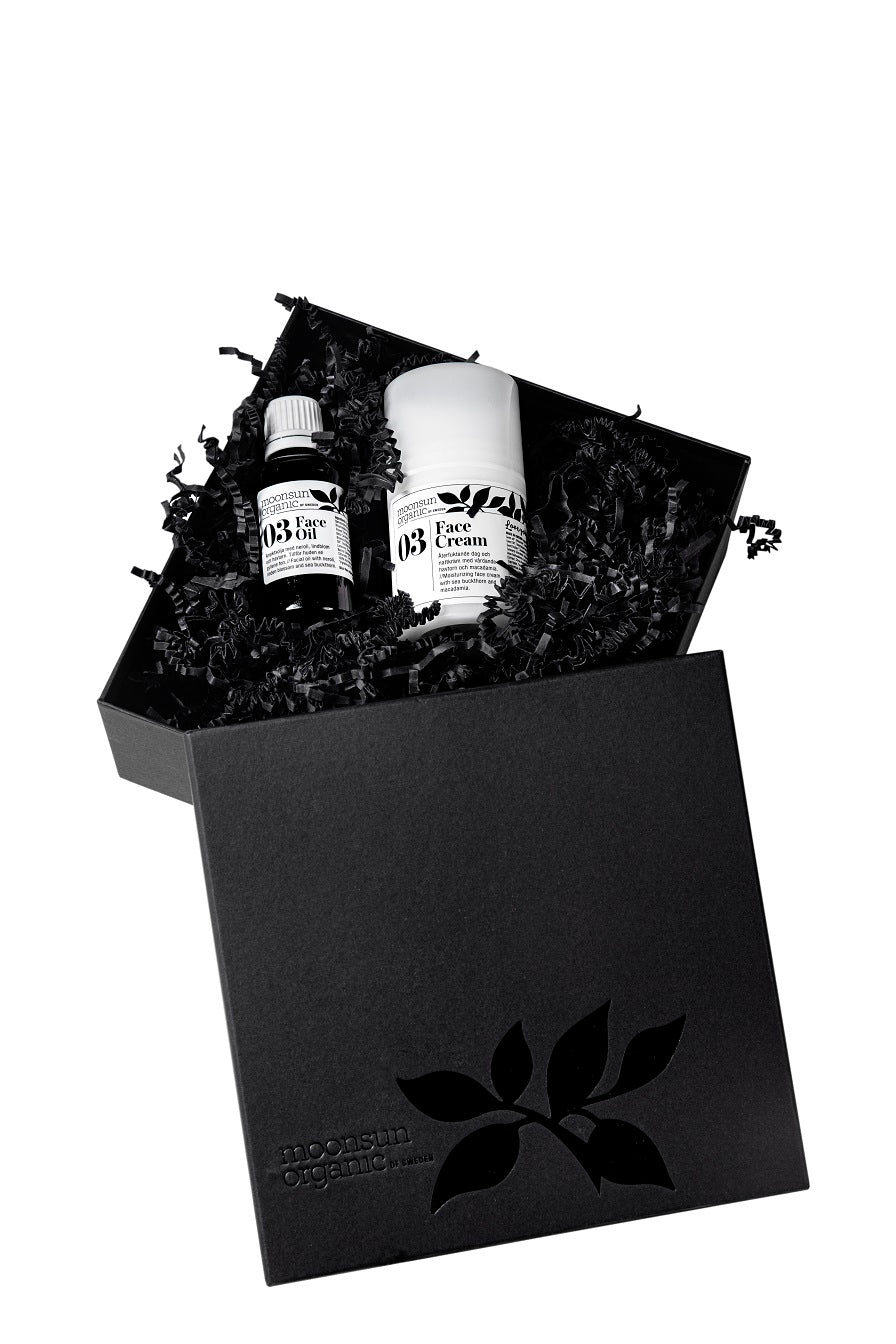 Moonsun Organic, vårdande produkter, Face Cream, Face Oil, Sverige, svenskt naturlig, ekologisk, vegansk, fin lyster, hud