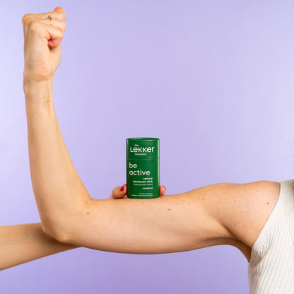 Naturlig deodorant stick från LEKKER Be Active på arm - vegansk deodorant för aktiv livsstil